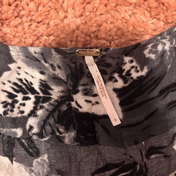 Free People Part Time Lover Short Dress Womens Size 8 Tie Front Gray Black White - Picture 5 of 8